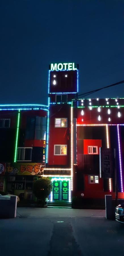Michigan Motel 抱川市 エクステリア 写真